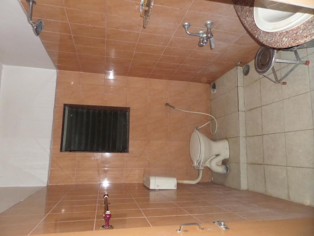 Chalukya Deluxe Hotel Kolhapur Exterior foto