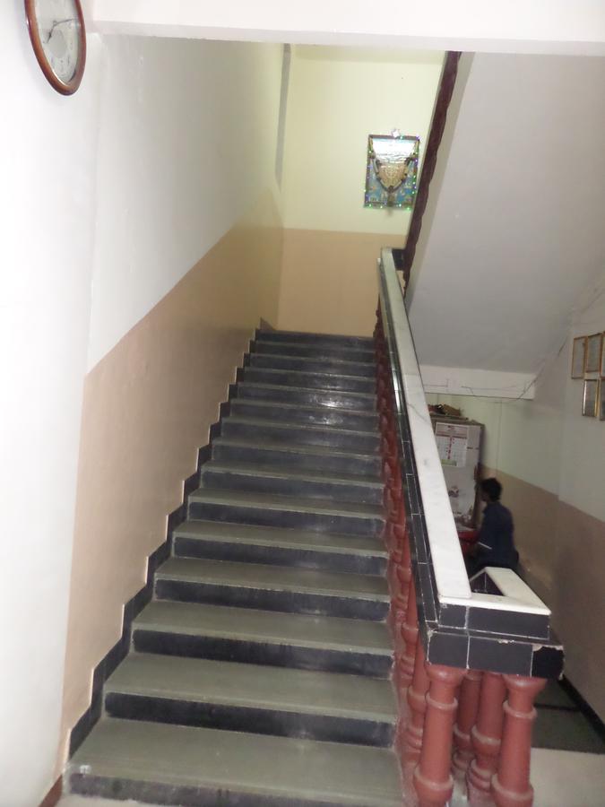 Chalukya Deluxe Hotel Kolhapur Exterior foto
